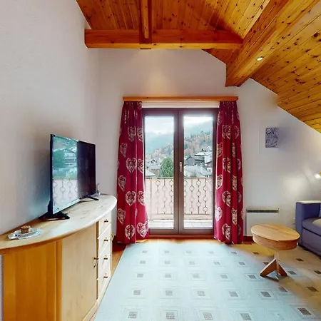 Superb Family In Centre Of The Village Of Appartement