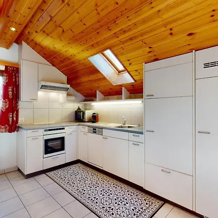 Superb Family In Centre Of The Village Of Appartement